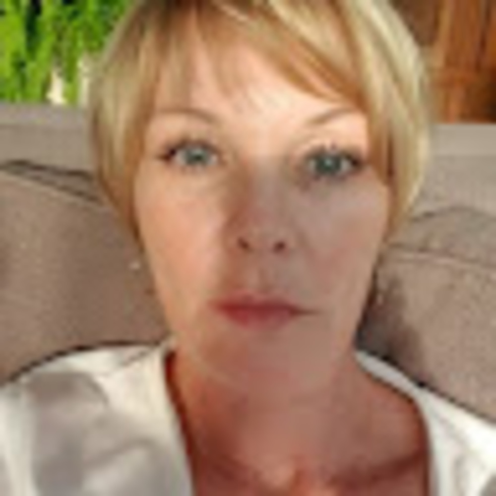 Meet your Posher, Dina